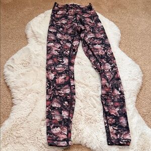 Lulu Lemon Floral Print Stretch Leggings - Black & Pink Rose Pattern